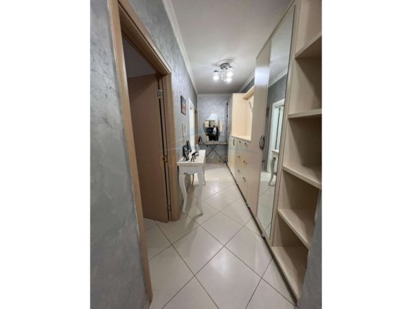Tirane, jepet me qera apartament 2+1 Kati 4, 500 € (Unaza e Re)