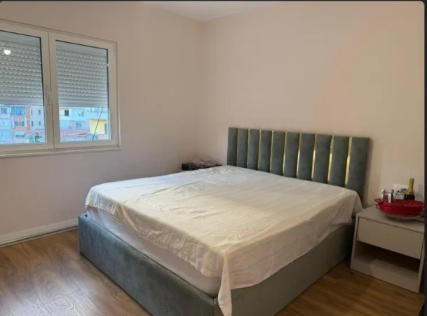 Tirane, jepet me qera apartament 1+1 Kati 4, 60 m² 650 € (Rruga Mine Peza)