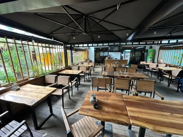 Tirane, shitet bar-resorant Kati 0, 100 m² 55.000 € (Ali Demi)
