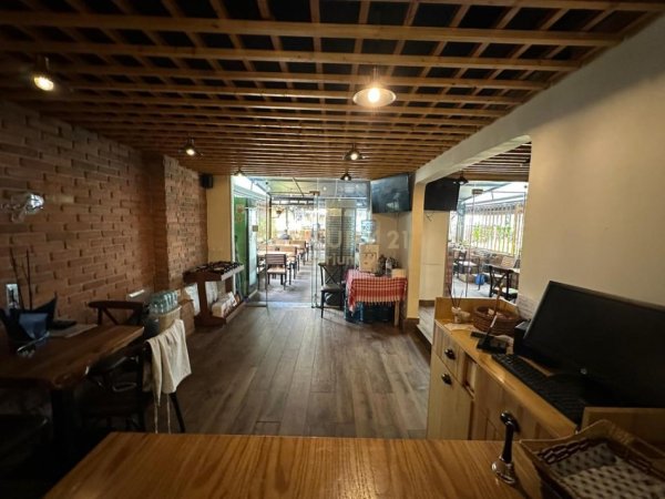 Tirane, shitet bar-resorant Kati 0, 100 m² 55.000 € (Ali Demi)