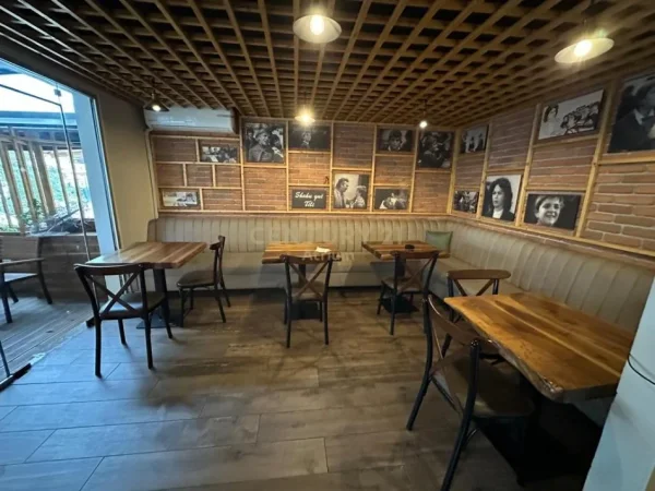 Tirane, shitet bar-resorant Kati 0, 100 m² 55.000 € (Ali Demi)