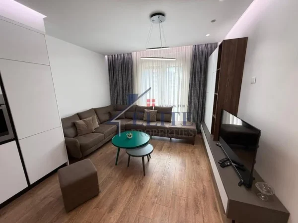 Tirane, jepet me qera apartament 1+1+Ballkon Kati 5, 75 m² 550 € (Astir)