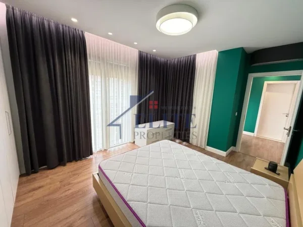 Tirane, jepet me qera apartament 1+1+Ballkon Kati 5, 75 m² 550 € (Astir)