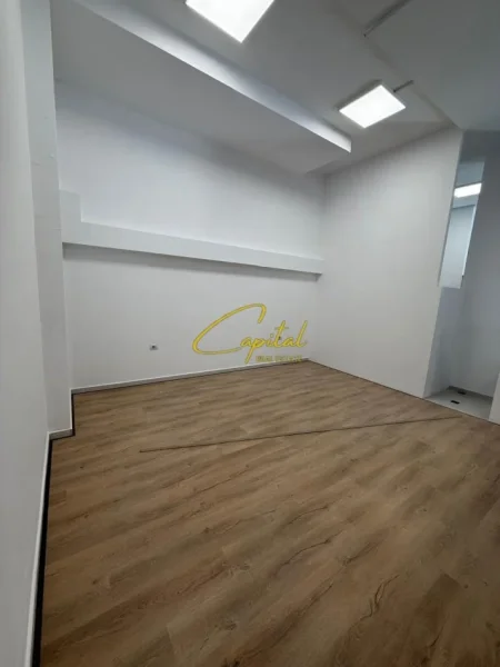 Tirane, jepet me qera ambjent biznesi Kati 0, 100 m² 850 € (YZBERISHT)