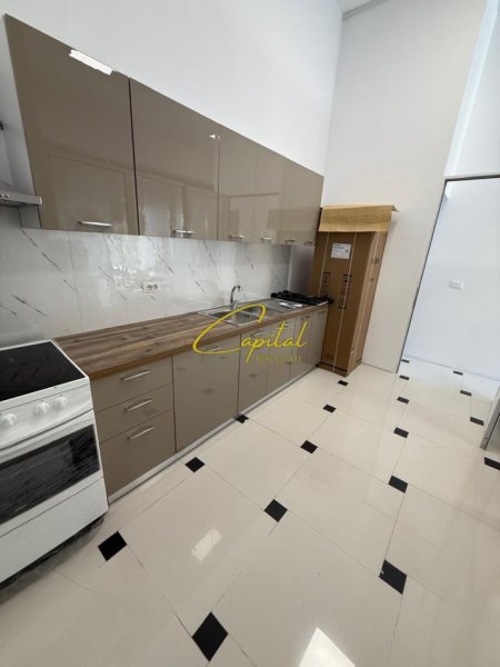 Tirane, jepet me qera ambjent biznesi Kati 0, 100 m² 850 € (YZBERISHT)