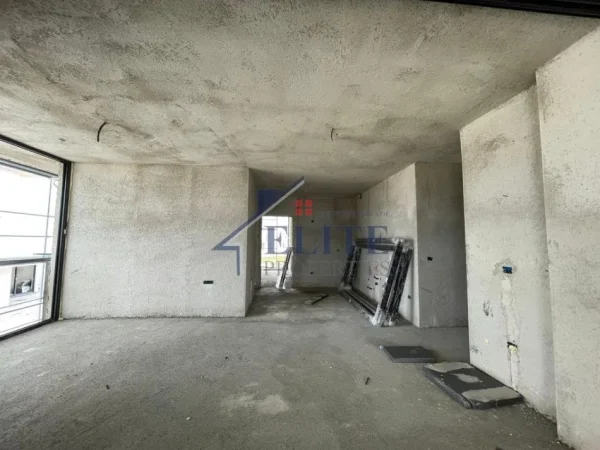Gjiri Lalezit | Hamallaj, shitet apartament 2+1+Ballkon Kati 1, 117 m² 258.324 € (Hamallaj)
