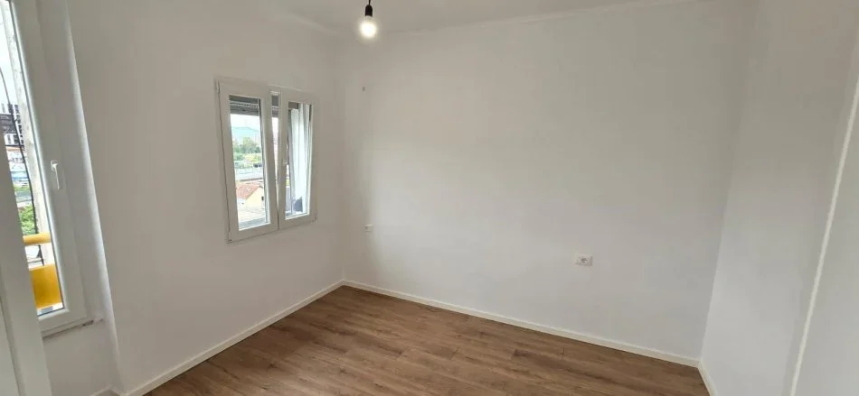 Tirane, shitet apartament 1+1 Kati 7, 53 m² 115.000 € (Rr Irfan Tomini( Perball Kompleksit Delijorgji))