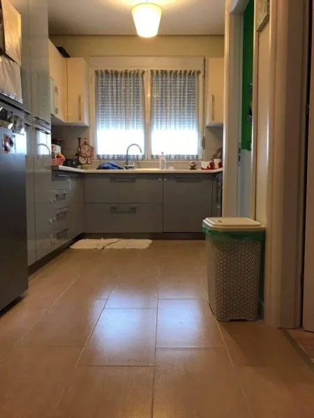 Tirane, shitet apartament 2+1 Kati 4, 98 m² 173.000 € (Rruga “Selman Qosja”, Kodra e Diellit)