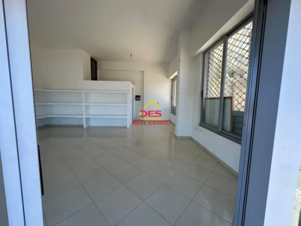 Vlore, shitet ambjent biznesi Kati 0, 58 m² 105.000 € (Rruga Dhimitër konomi)