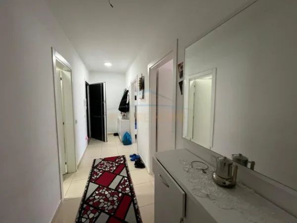 Tirane, shitet apartament 2+1 Kati 2, 96 m² 155.000 € (Rrugen 5 Maji)