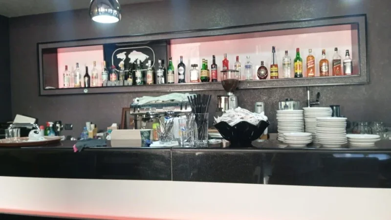 Tirane, jepet me qera bar-kafe Kati 0, 400 m² 1.700 € (Don Bosco)