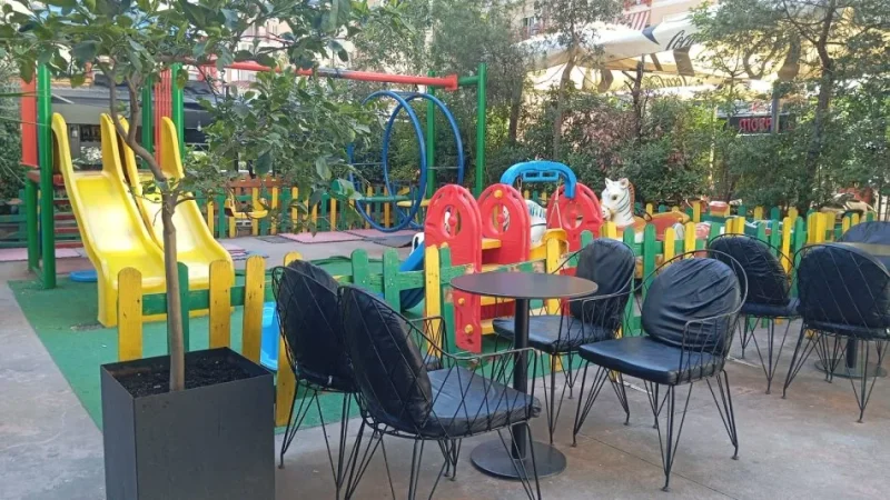 Tirane, jepet me qera bar-kafe Kati 0, 400 m² 1.700 € (Don Bosco)