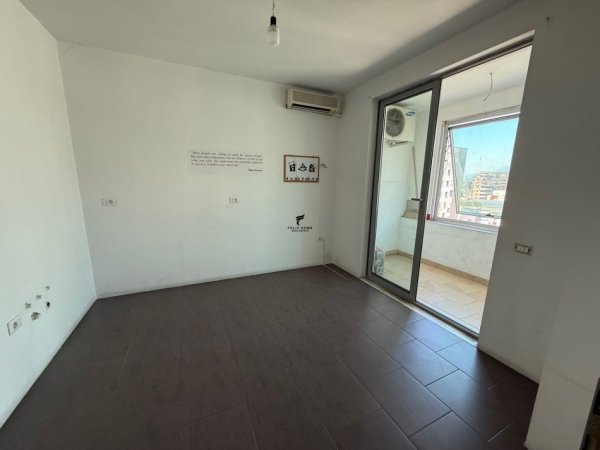 Tirane, jepet me qera zyre Kati 6, 116 m² 800 € (ZOGU I ZI)