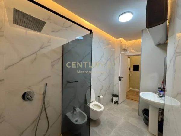 Tirane, shitet apartament 2+1+Ballkon , 72 m² 215.000 € ("Rose Garden Residence")