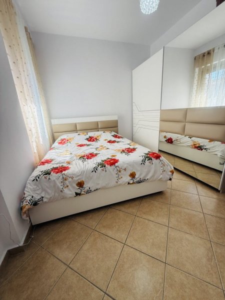 Tirane, jepet me qera apartament 1+1+Ballkon Kati 5, 65 m² 450 € (astir)