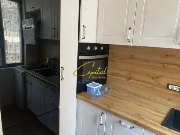 Tirane, jepet me qera apartament 1+1 Kati 2, 45 m² 650 € (BLLOKU)