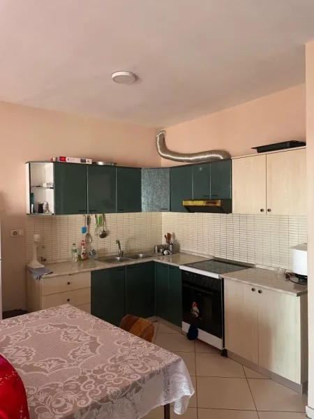Tirane, jepet me qera apartament 2+1 Kati 6, 110 m² 500 € (Oxhaku)
