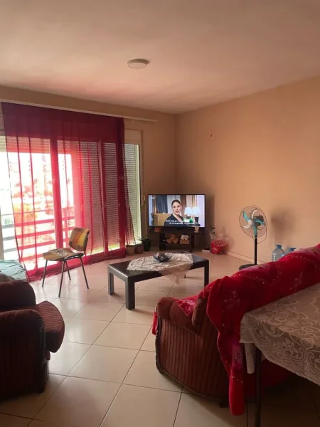 Tirane, jepet me qera apartament 2+1 Kati 6, 110 m² 500 € (Oxhaku)
