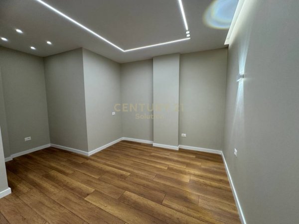 Tirane, shitet apartament 1+1+Ballkon Kati 4, 61 m² 130.000 €