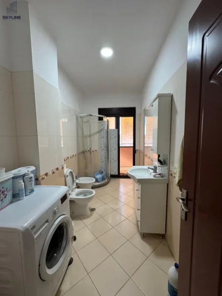 Tirane, jepet me qera apartament 2+1 Kati 7, 110 m² 450 € (Astir)
