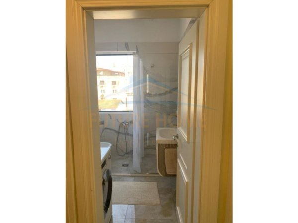 Tirane, jepet me qera apartament 2+1+Ballkon Kati 6, 73 m² 550 € (Ish Parku Autobuzave)