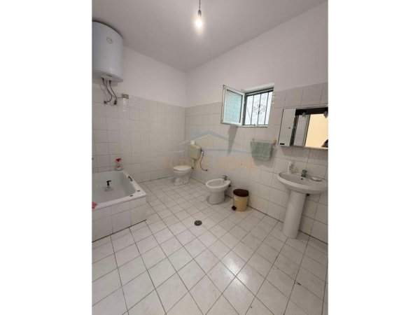 Tirane, jepet me qera apartament 2+1 Kati 1, 80 m² 320 € (unaza e re)