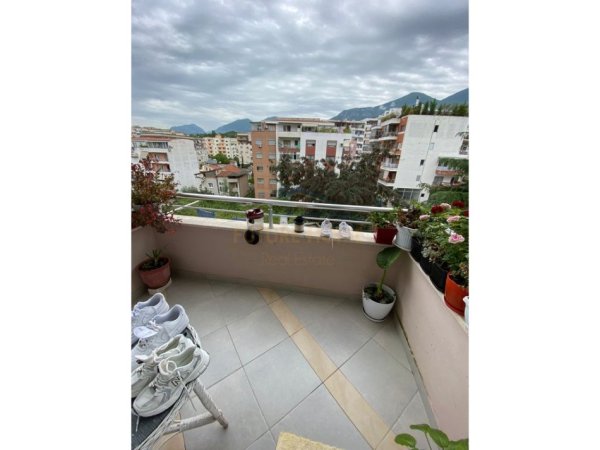Tirane, shitet apartament 2+1+Ballkon Kati 1, 124 m² 151.000 € (Fresk)