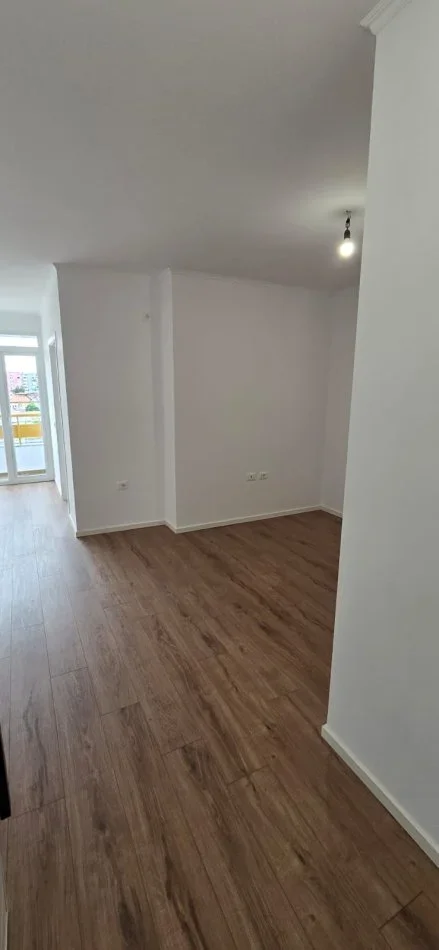 Tirane, shitet apartament 1+1 Kati 7, 53 m² 115.000 € (Rruga Irfan Tomini)