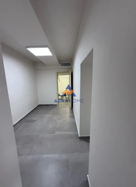 Tirane, jepet me qera ambjent biznesi , 130 m² 1.800 € (VASIL SHANTO)