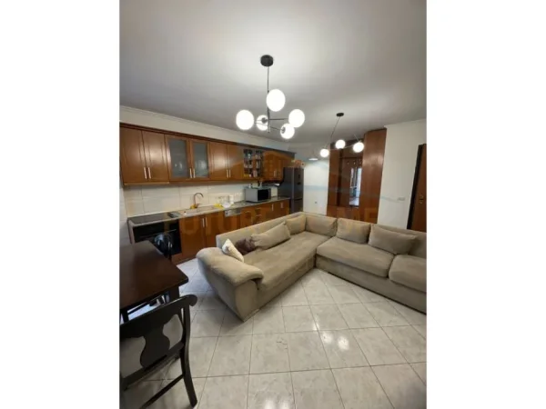 Tirane, shitet apartament 2+1 Kati 3, 78 m² 160.000 € 