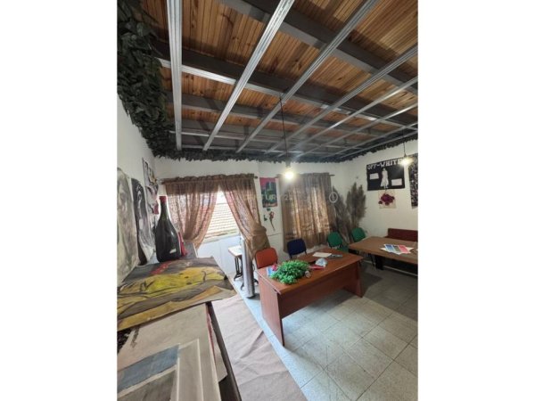 ambient biznesi në Myslym Shyr – buze rruge, me hyrje të dedikuar!! 300 m² 2.000 € (Myslym Shyri)