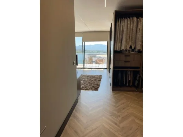 Tirane, shitet Vile 3 Katshe Kati 0, 500 m² 2.200.000 € (Farkë, Rezidenca Oksigjen)