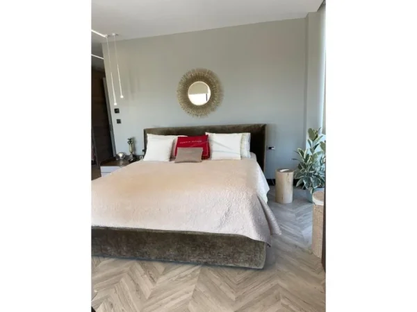 Tirane, shitet Vile 3 Katshe Kati 0, 500 m² 2.200.000 € (Farkë, Rezidenca Oksigjen)