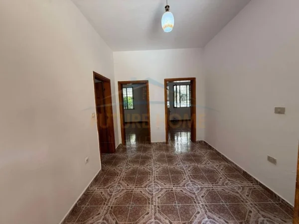 Tirane, jepet me qera apartament 2+1 Kati 1, 80 m² 320 € 