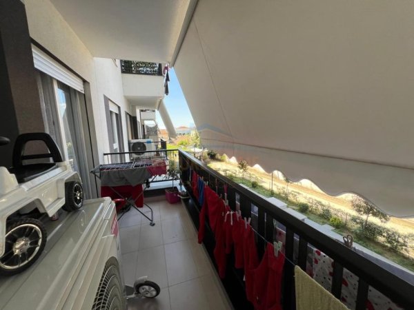 Shitet, Apartament 2+1, Rruga 5 Maji, Tirane.