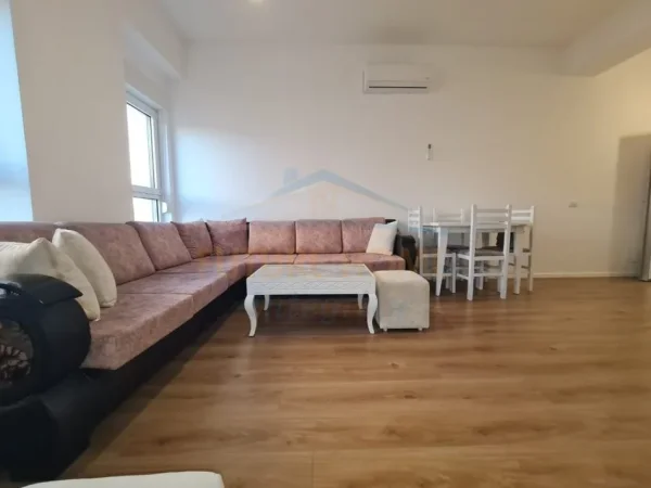 Tirane, shitet apartament 2+1+Ballkon Kati 3, 74 m² 120.000 € (Ali Demi, Kompleksi Kaimi)