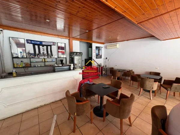 Vlore, shitet ambjent biznesi Kati 1, 110 m² 80.000 € (Rruga Mis Durhan)