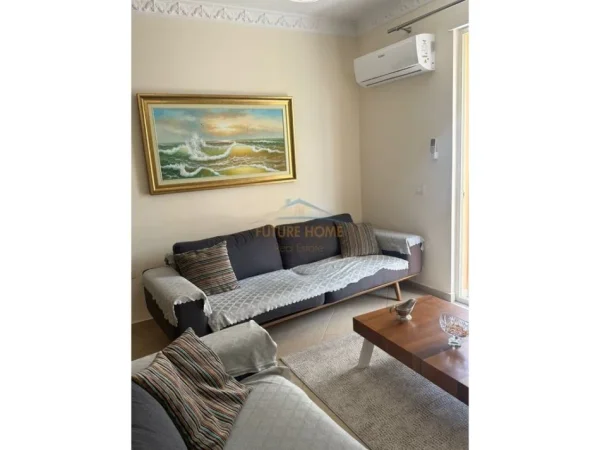 Tirane, jepet me qera apartament 2+1 Kati 3, 90 m² 500 € (Unaza e re)