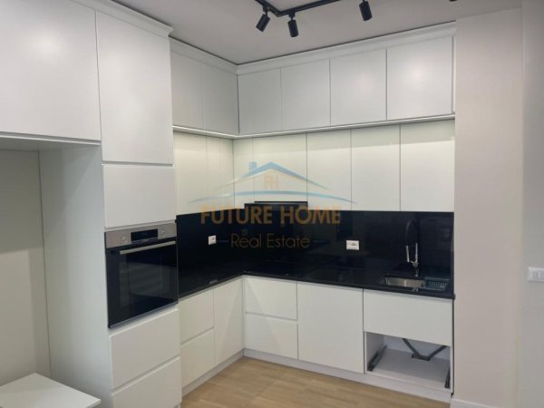 Tirane, jepet me qera apartament 2+1 Kati 5, 91 m² 650 € (Rruga Xhanfize Keko)