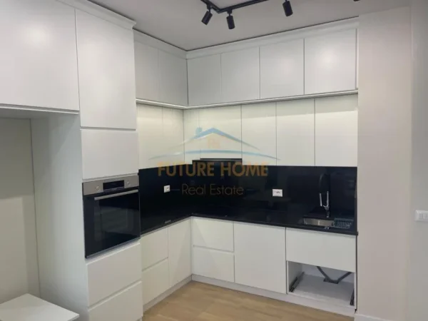Tirane, jepet me qera apartament 2+1 Kati 5, 91 m² 650 € (Rruga Xhanfize Keko)