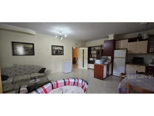 Tirane, jepet me qera apartament 2+1 Kati 2, 100 m² 500 € (Ali demi)