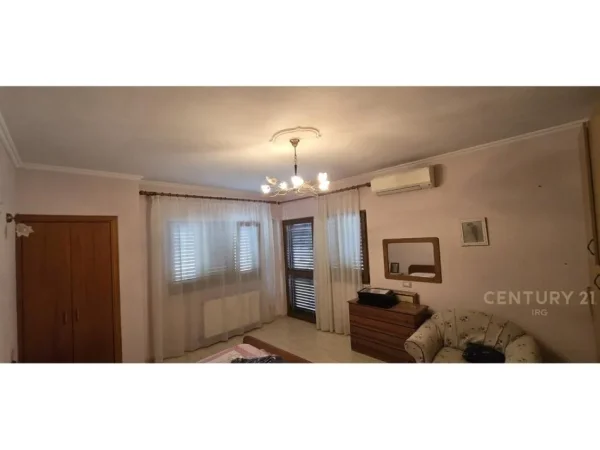 Tirane, jepet me qera apartament 2+1 Kati 2, 100 m² 500 € (Ali demi)