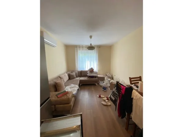 Tirane, jepet me qera apartament 2+1 Kati 4, 70 m² 750 € (Rruga Muhamet Gjollesha)