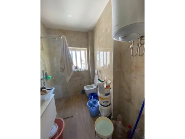 Tirane, jepet me qera apartament 2+1 Kati 4, 70 m² 750 € (Rruga Muhamet Gjollesha)