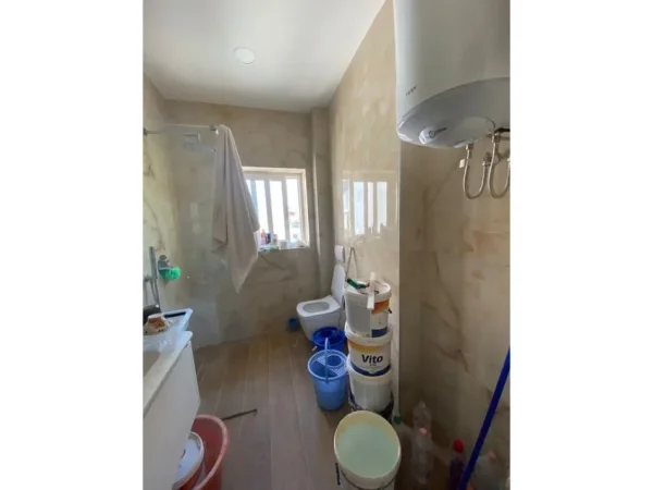 Tirane, jepet me qera apartament 2+1 Kati 4, 70 m² 750 € (Rruga Muhamet Gjollesha)
