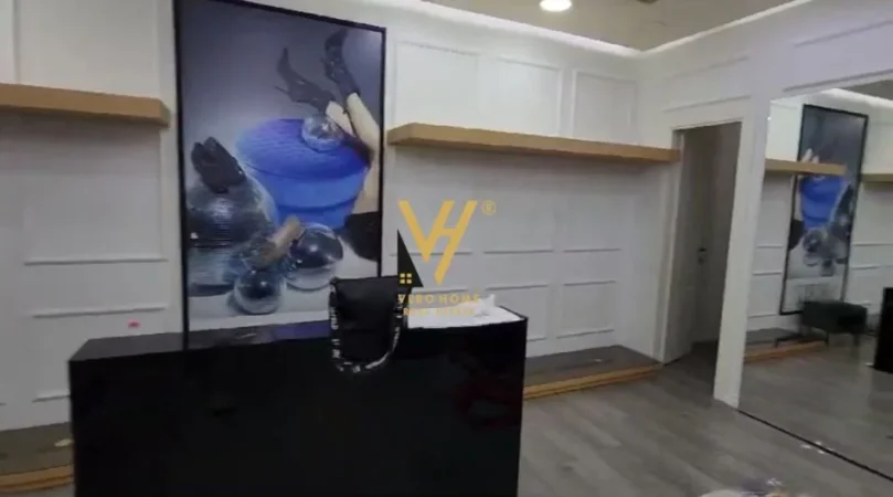 Tirane, jepet me qera ambjent biznesi Kati 2, 65 m² 1.200 € (ETC)