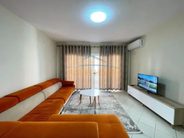 Tirane, jepet me qera apartament 2+1 Kati 4, 95 m² 500 € (Unaza e re)
