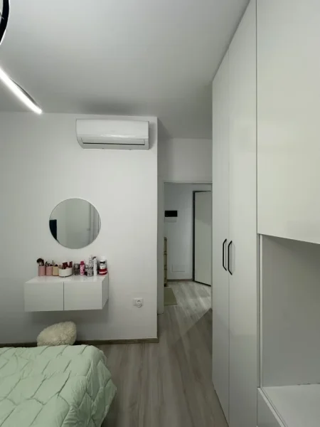 Tirane, shitet apartament 2+1+Ballkon Kati 4, 73 m² 154.000 € (Porcelan)