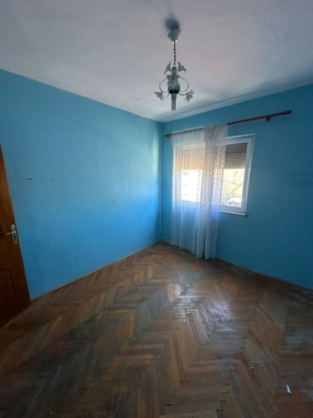 Tirane, shes apartament 1+1+Ballkon Kati 5, 60 m² 120.000 € (mine peza)