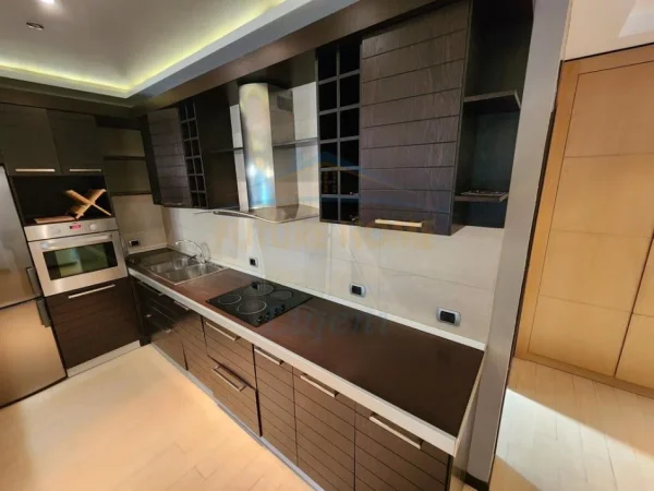 Tirane, shitet apartament 2+1 Kati 4, 144 m² (KODRA E DIELLIT)